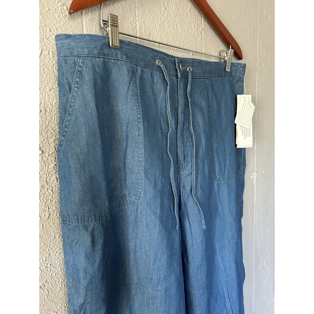 City Blues By Koret Women's Size 16 W Blue Chambray Wide Leg Cropped Pants - Picture 2 of 5